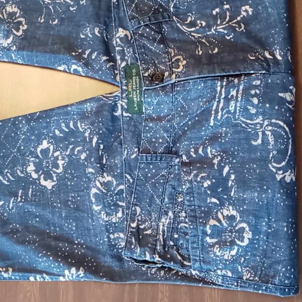 LRL Blue w White Flower Pattern Cropped Pants Size 10 - Picture 3 of 5